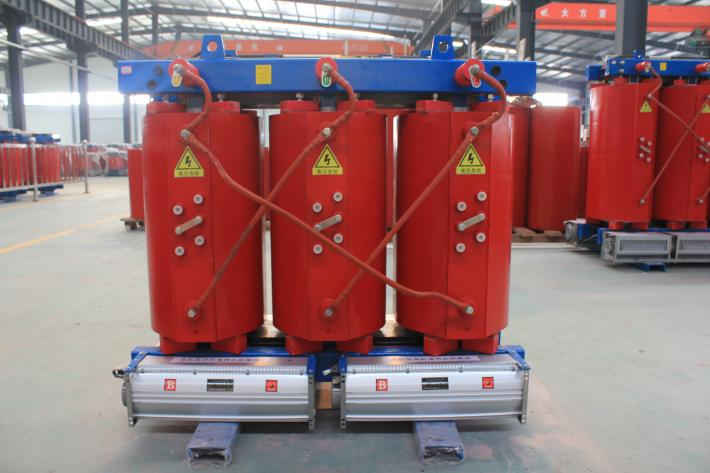 一般北京創(chuàng)聯(lián)匯通電氣全鋁的干式變壓器800kva價(jià)格是33900元，全銅的800kva干式變壓器價(jià)格是65000元。